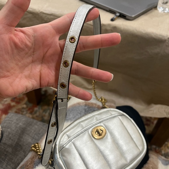 Silver coach bag amazing condition - Picture 5 of 9